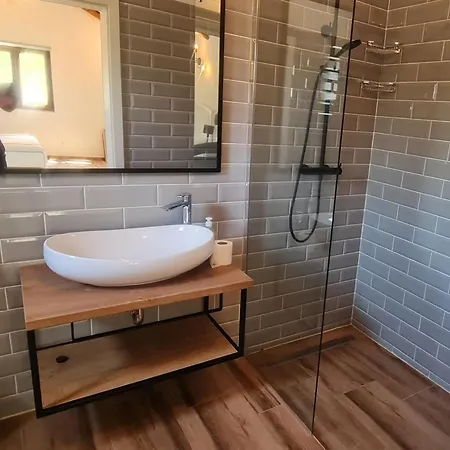펜션 House With A Parking Space Pitve, Hvar - 17397 젤사